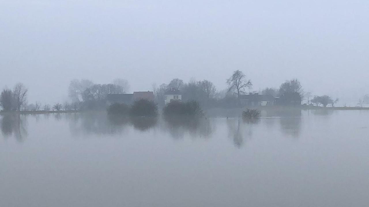Unique Place On The River Waal Heerewaarden Bagian luar foto